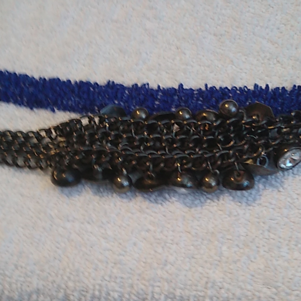 Chunky metal blinged necklace - Picture 4 of 7